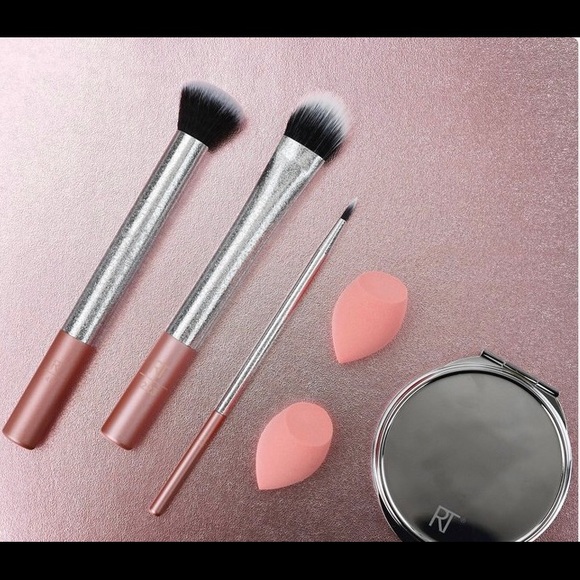 🎊 HP 💝 Real Techniques Soft Shimmer Brush Gift Set - Picture 4 of 4